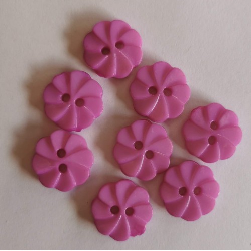 Light purple flower buttons #35