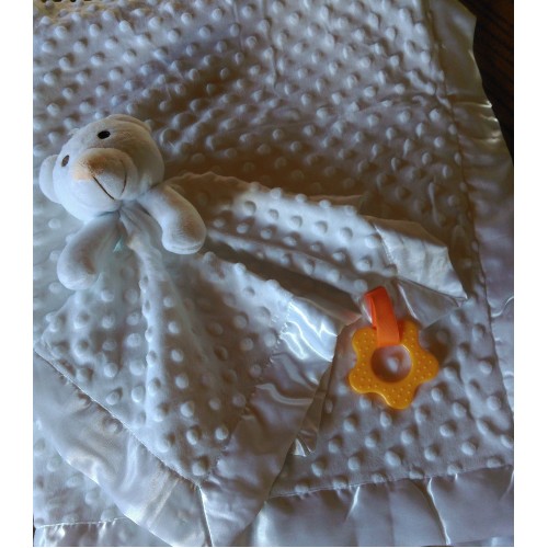 Dimple blanket and comforter set white