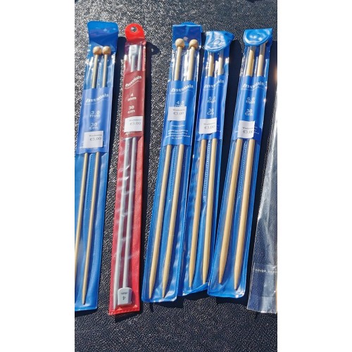 Knitting needles several sizes